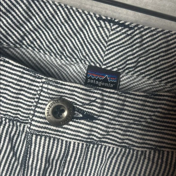 Patagonia organic cotton igna shorts blue white engineer stripe size 8 - Picture 2 of 6